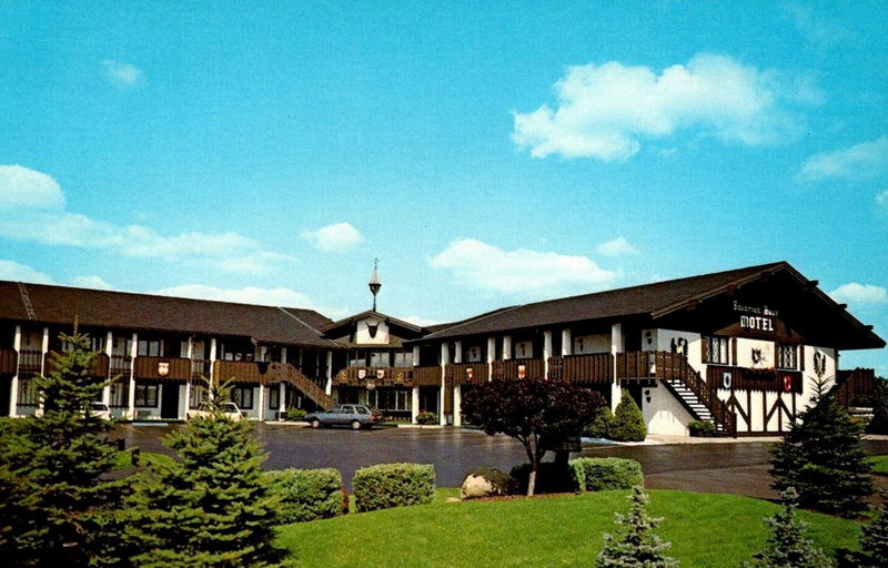 Bavarian Haus Motel - Postcard (newer photo)